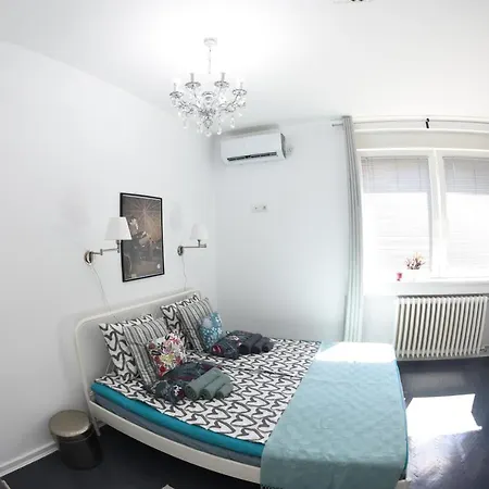 Apartment Tesla Space